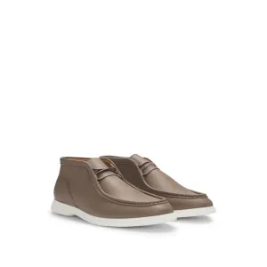 Desert boots in tumbled leather with apron toe