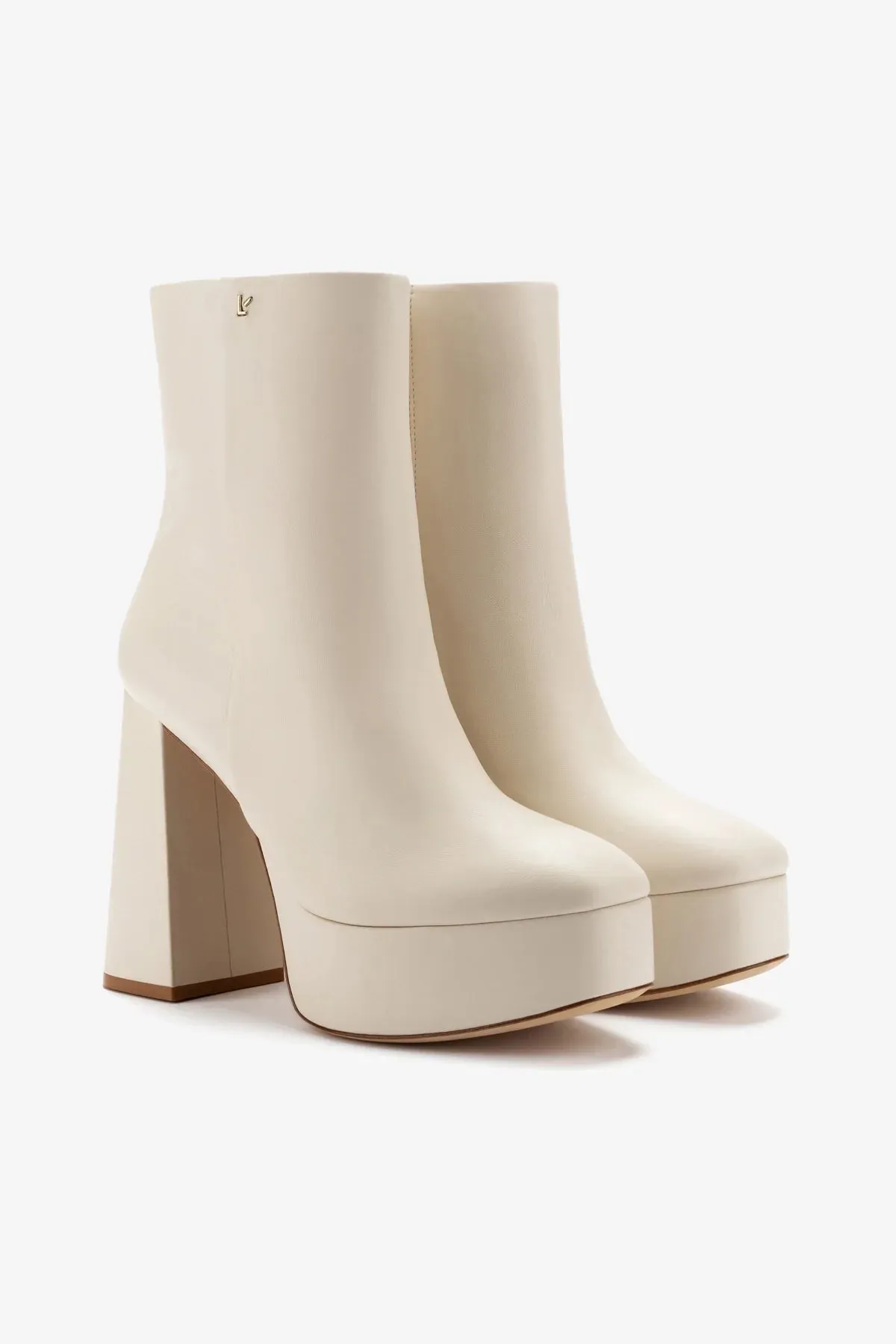 Dolly Boot In Ivory Leather