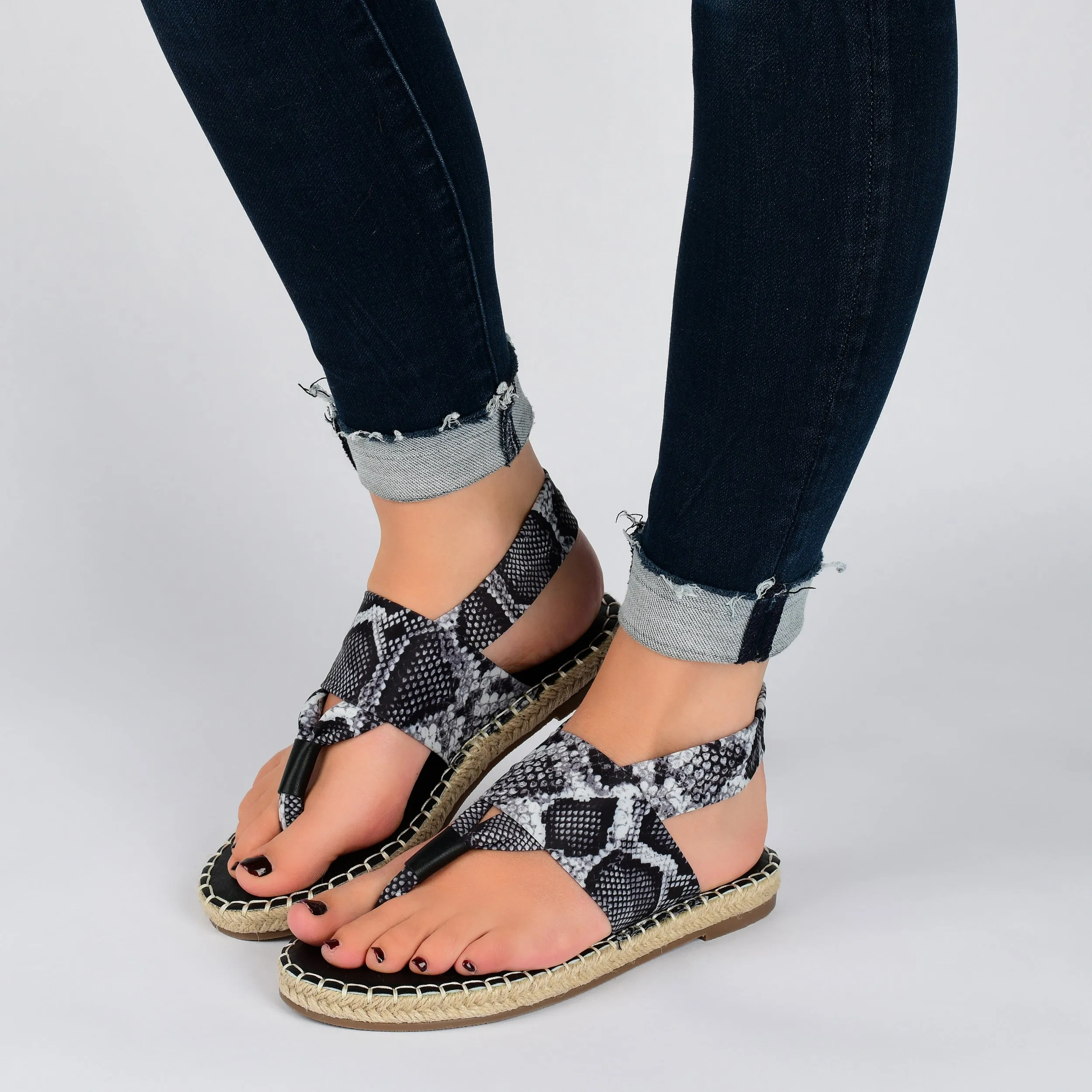 Journee Collection Women's Tru Comfort Foam Flin Sandal