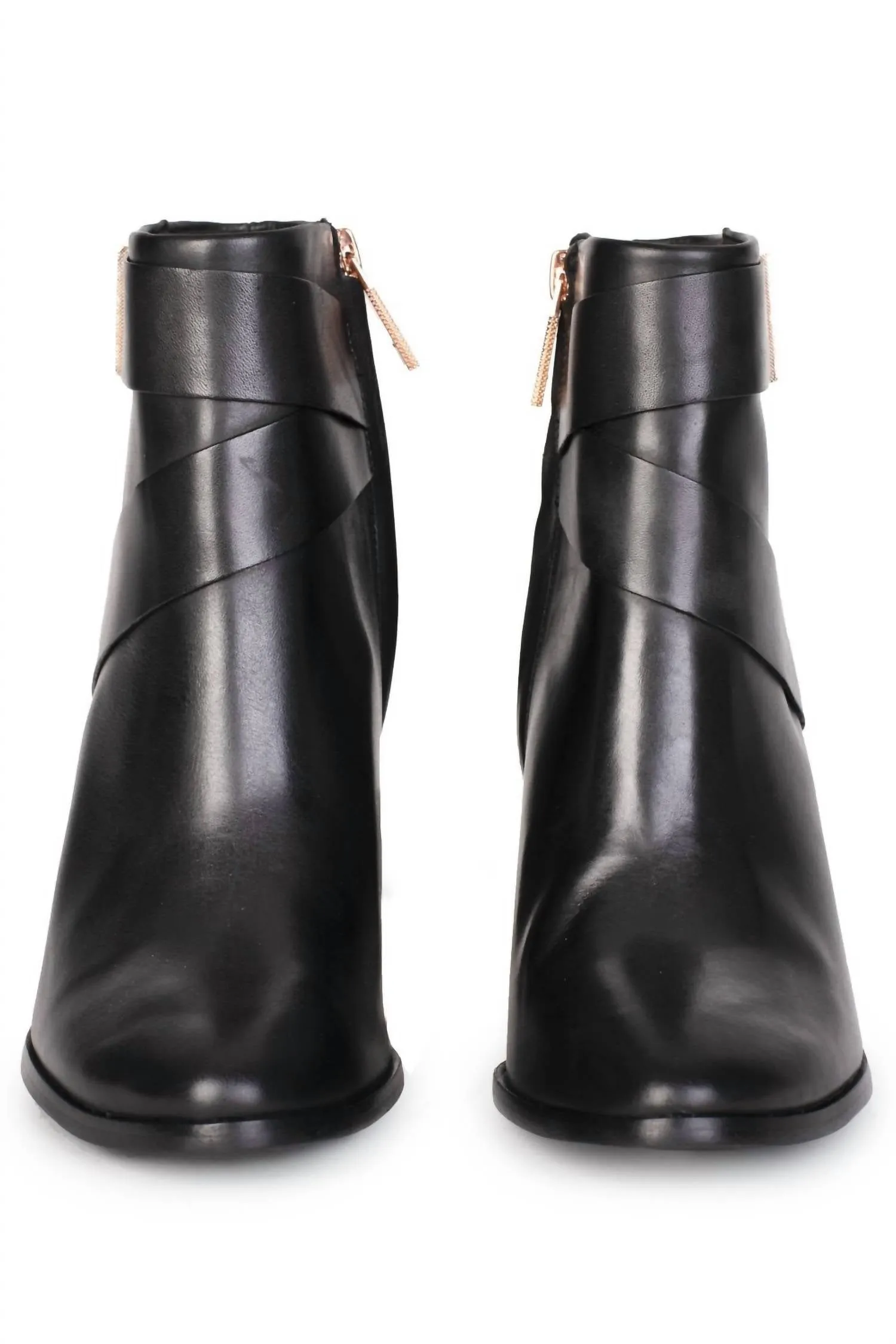 Matyna Leather Ankle Boots In Black