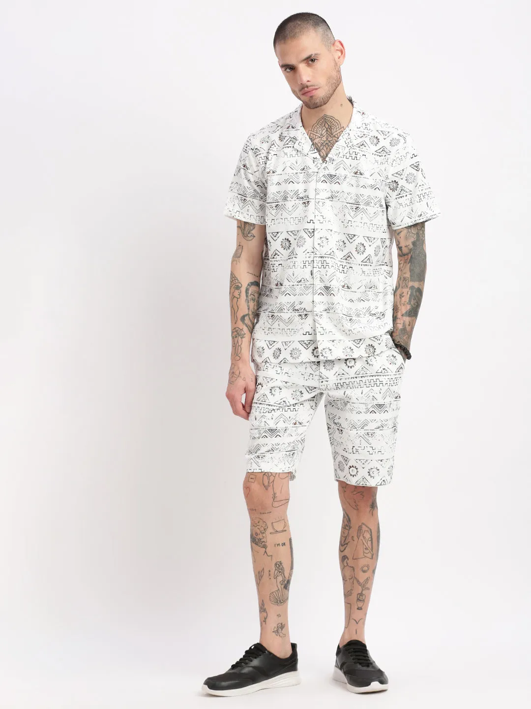 Men Geometric Print Cuban Collar White Co-Ords Set