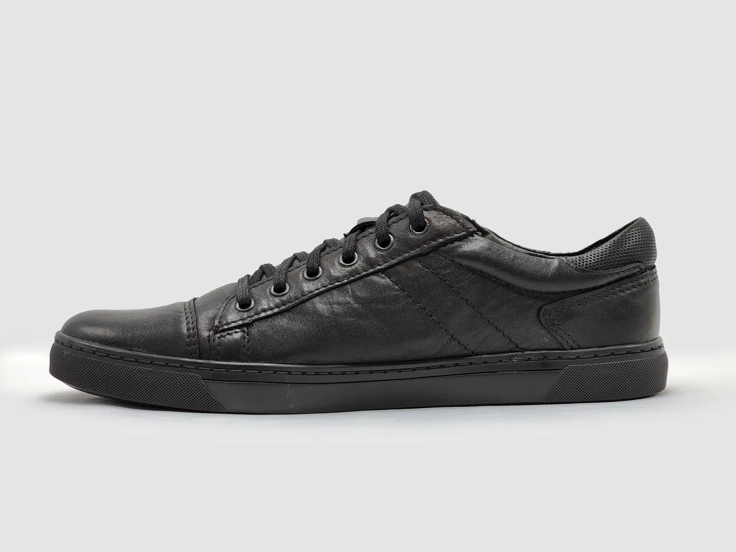 Men's Classic Leather Sneakers In Black