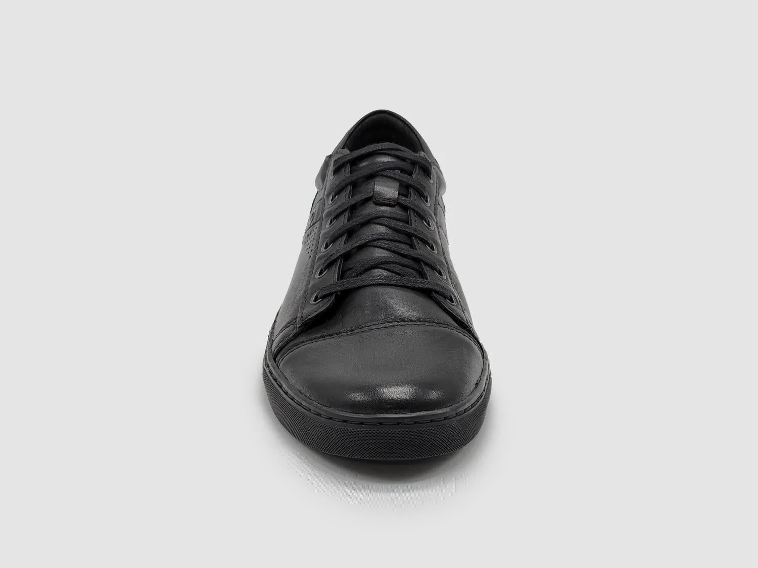 Men's Classic Leather Sneakers In Black