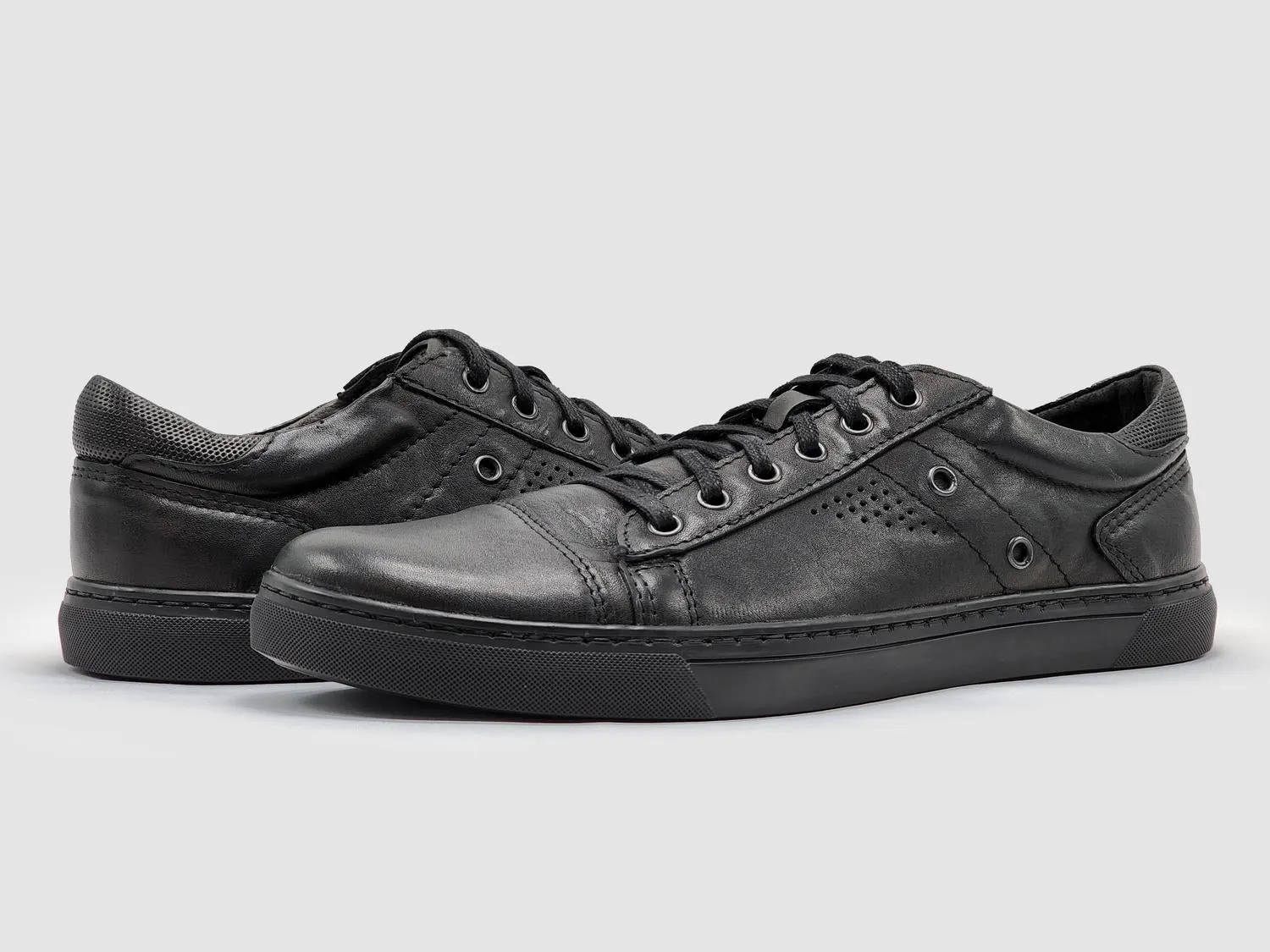 Men's Classic Leather Sneakers In Black