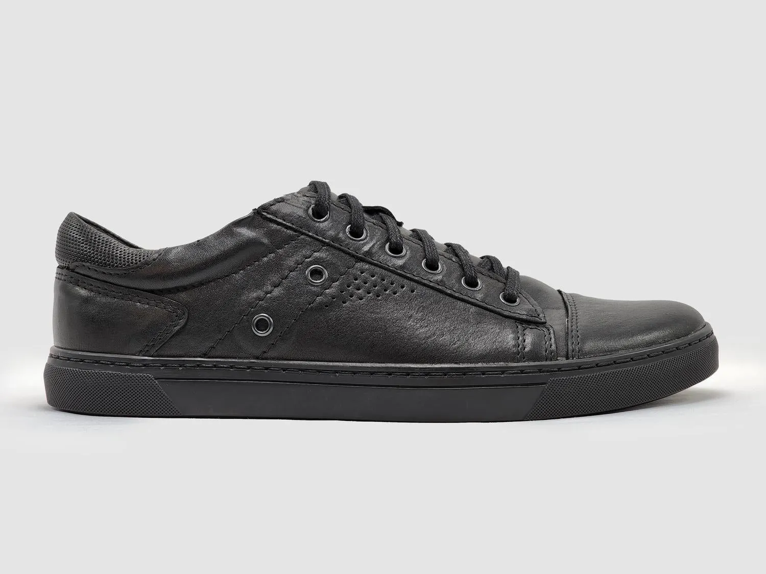 Men's Classic Leather Sneakers In Black