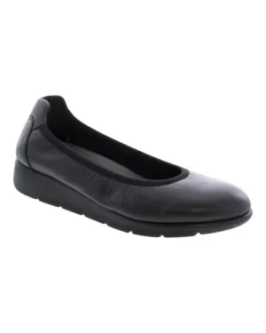Women's Filbert Flats In Black