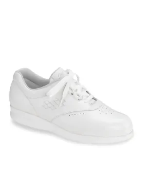 Women's Free Time Walking Shoe - Wide In White